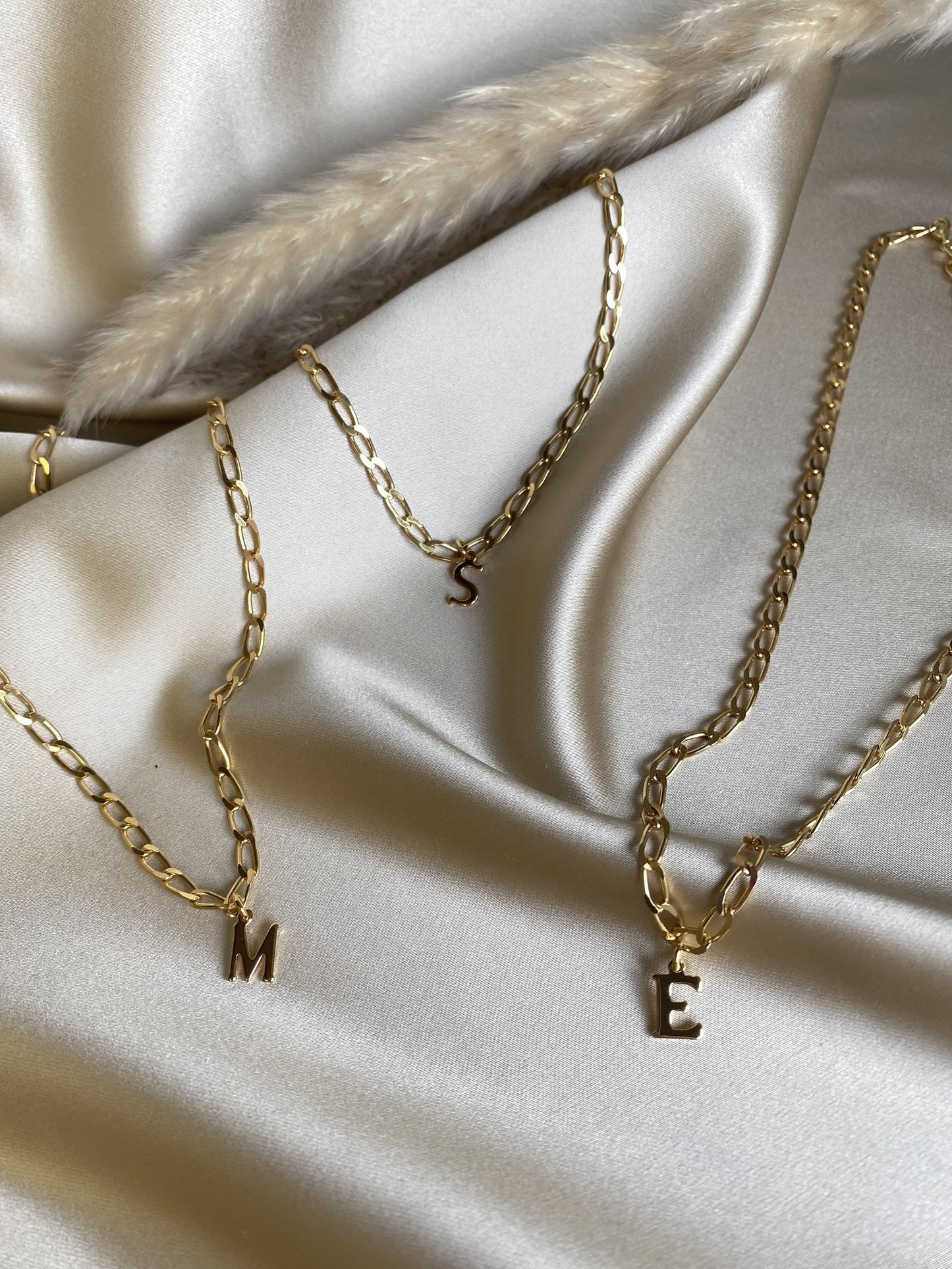 Boogie letter necklace