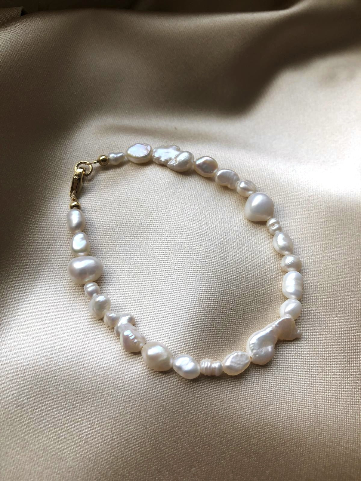 Chunky pearl bracelet