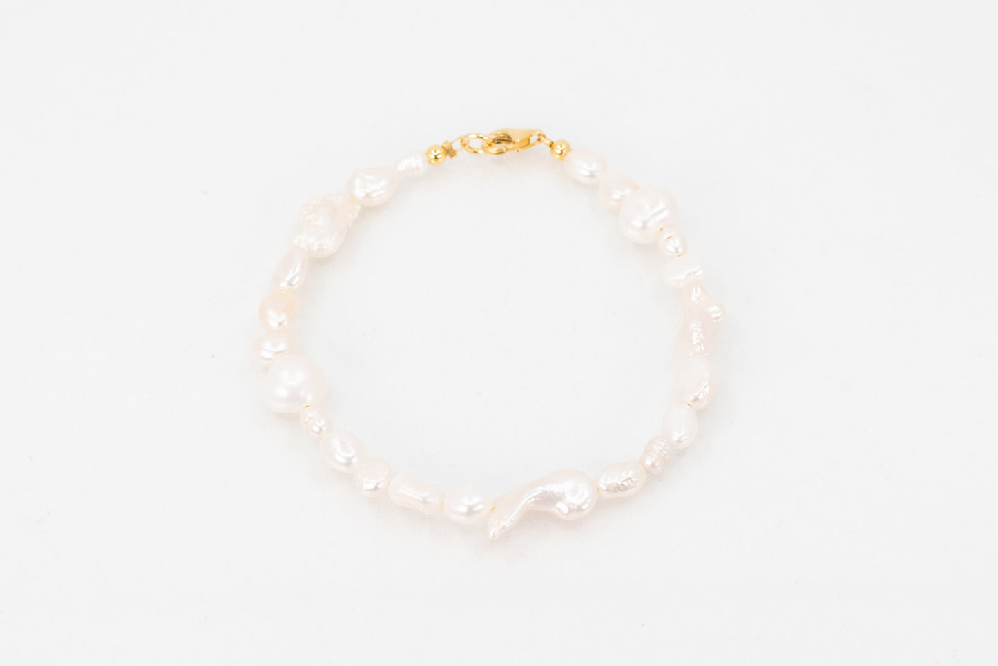 Chunky pearl bracelet