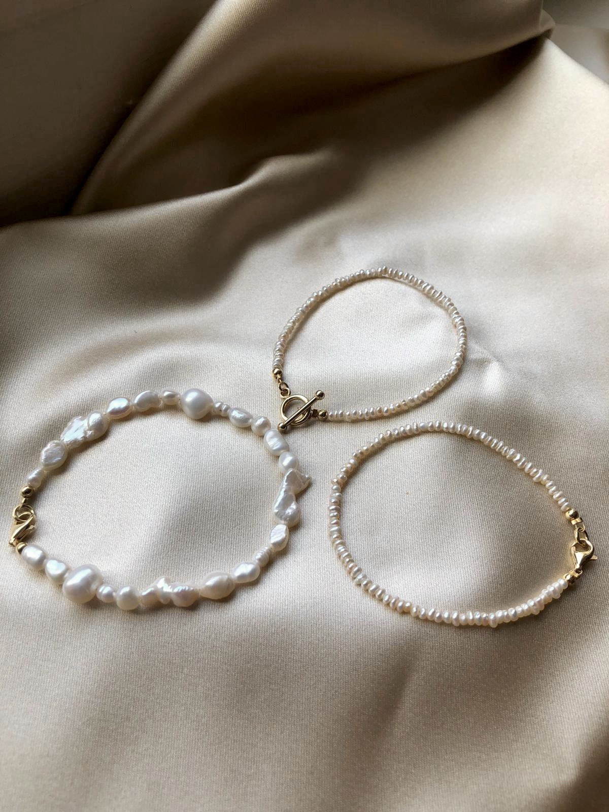 Pinprick pearl bracelet
