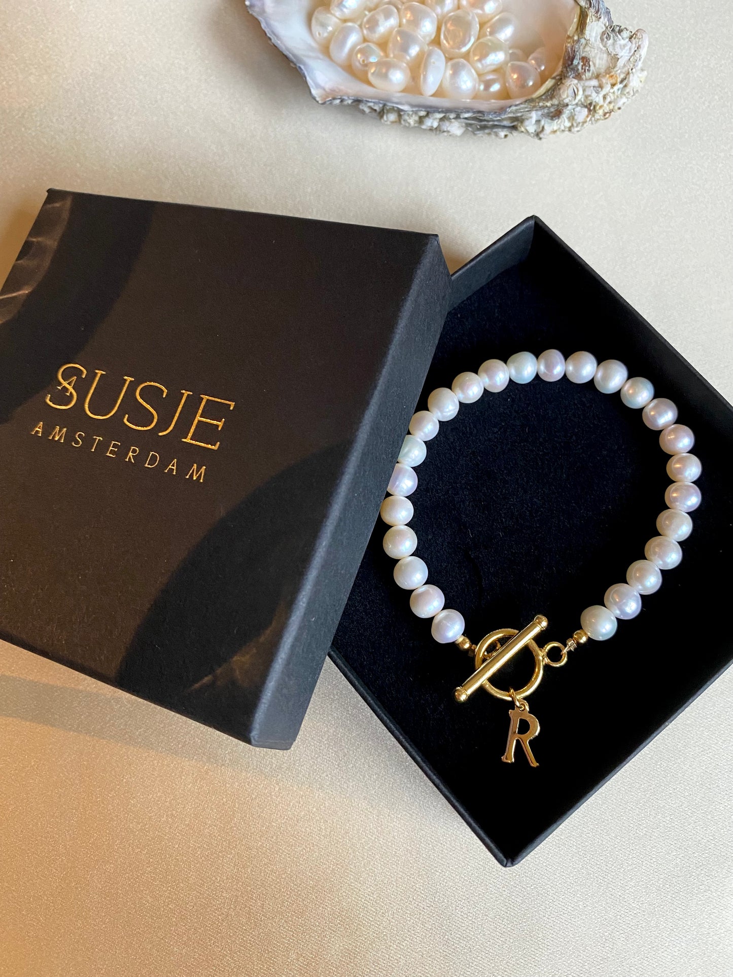 Pearly letter bracelet