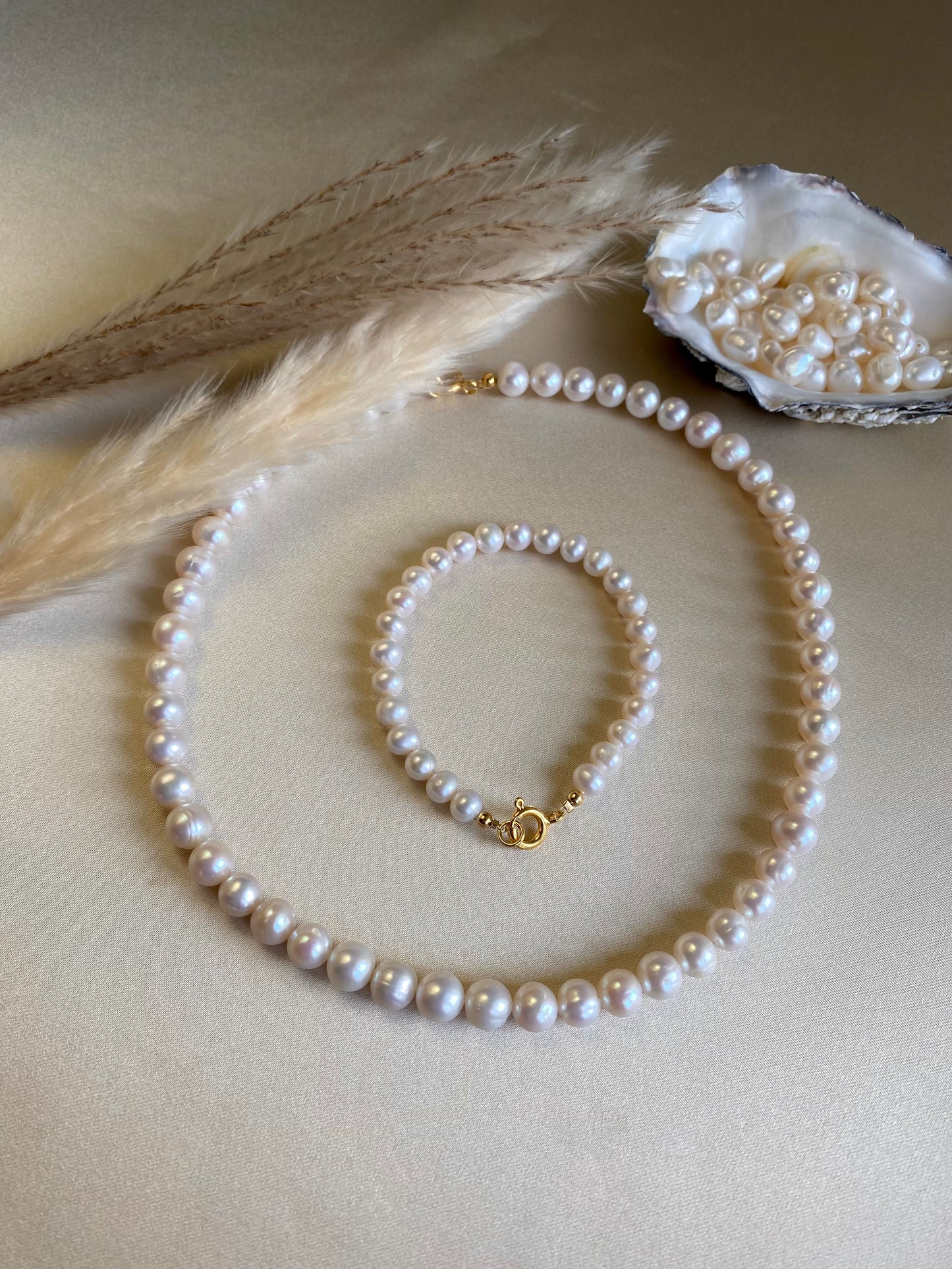 Classic pearl bracelet