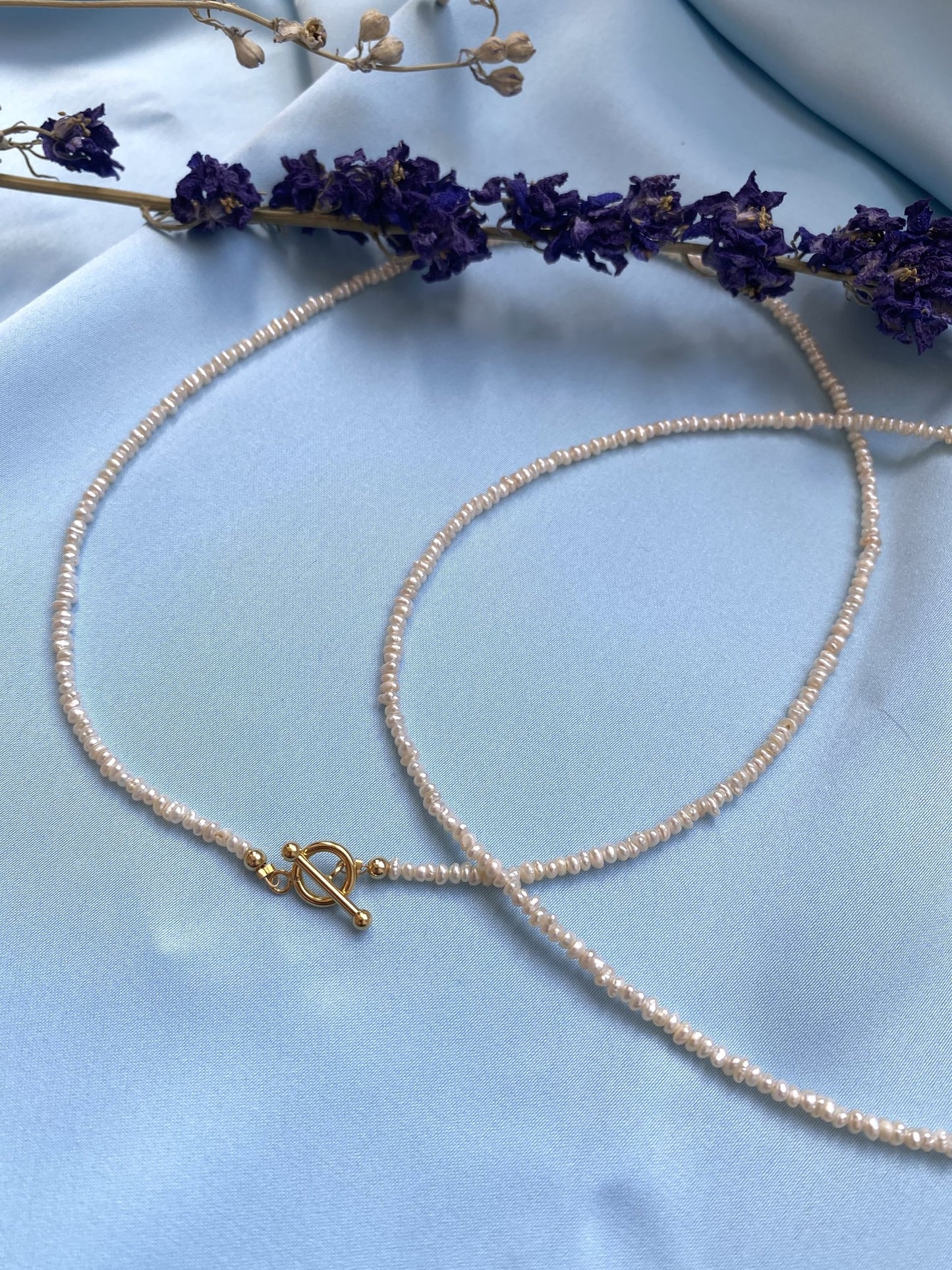 Pinprick pearl necklace