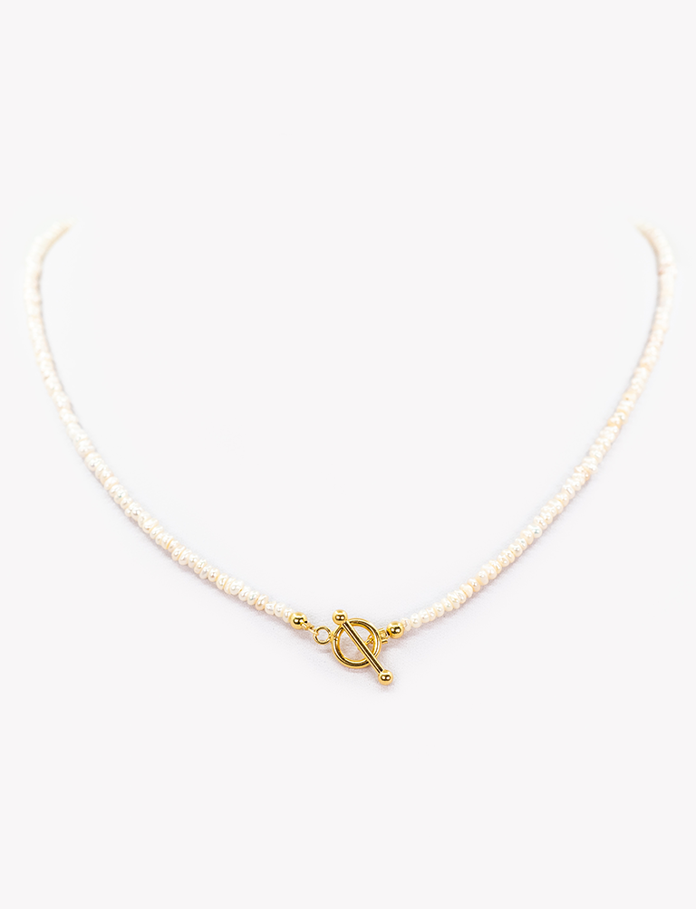 Pinprick pearl necklace