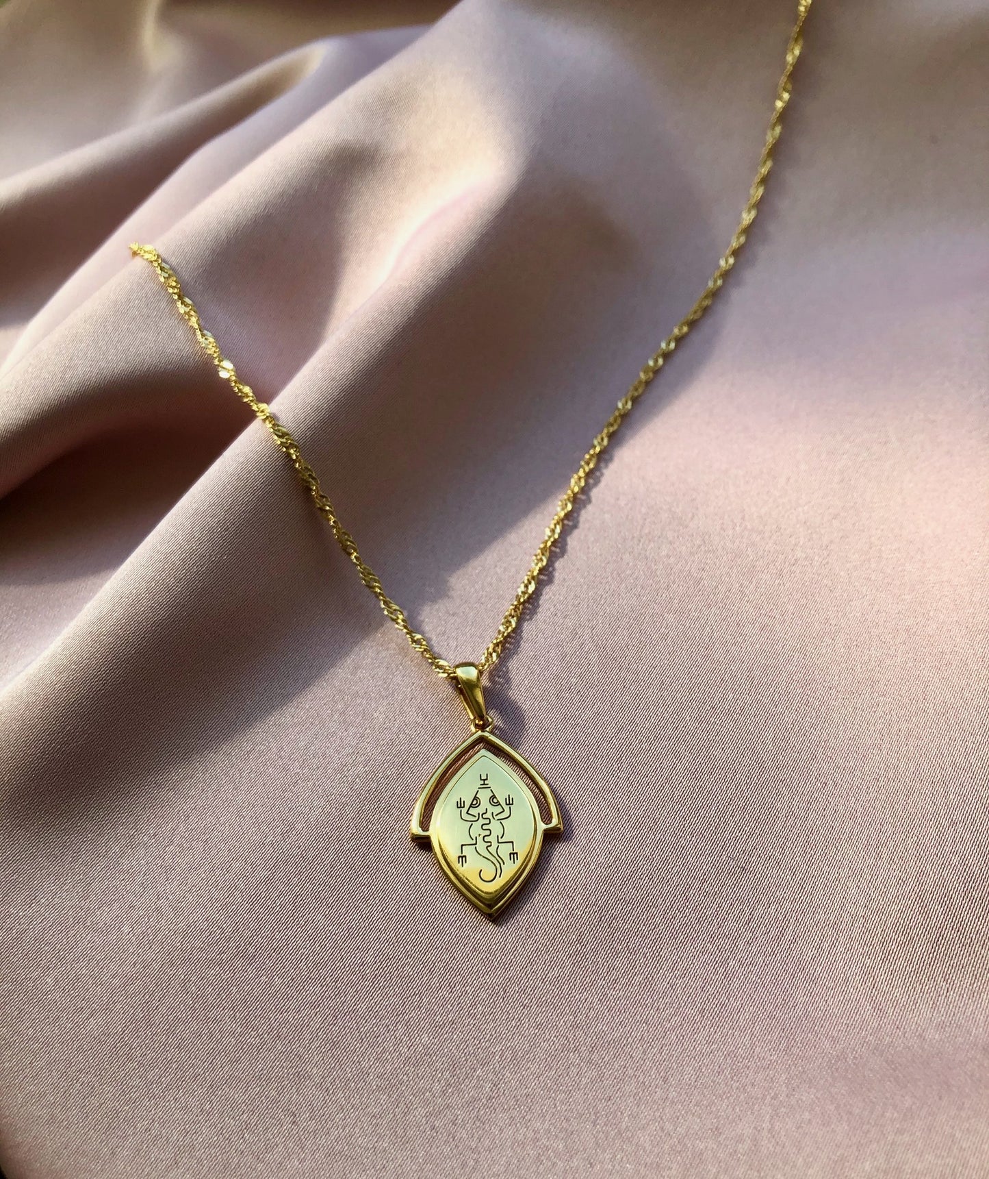 Sophisticated necklace